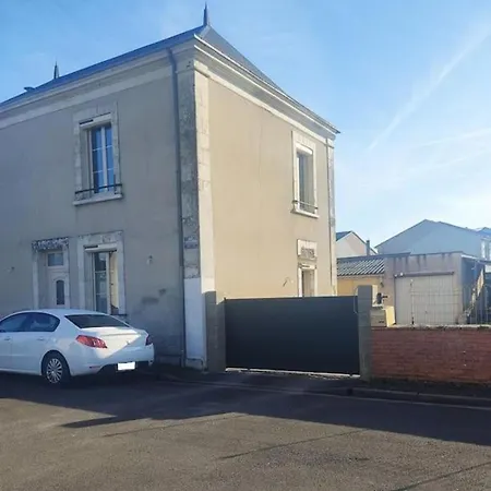 Logis Douillet Plein Centre Du Village Aubigné-Racan Buitenkant foto